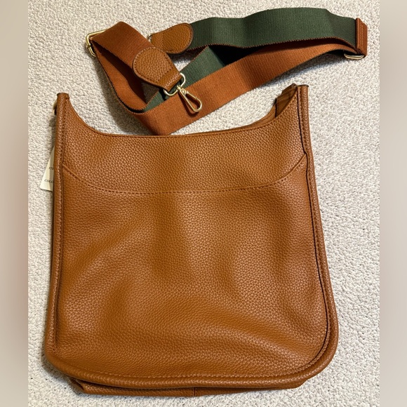Crossbody Bag NWT - Picture 1 of 4